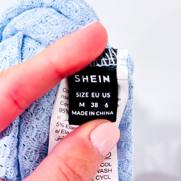 SHEIN – Light Blue Twist-Front Halter Crop Top | Ribbed Knit | Small * - Picture 5 of 5